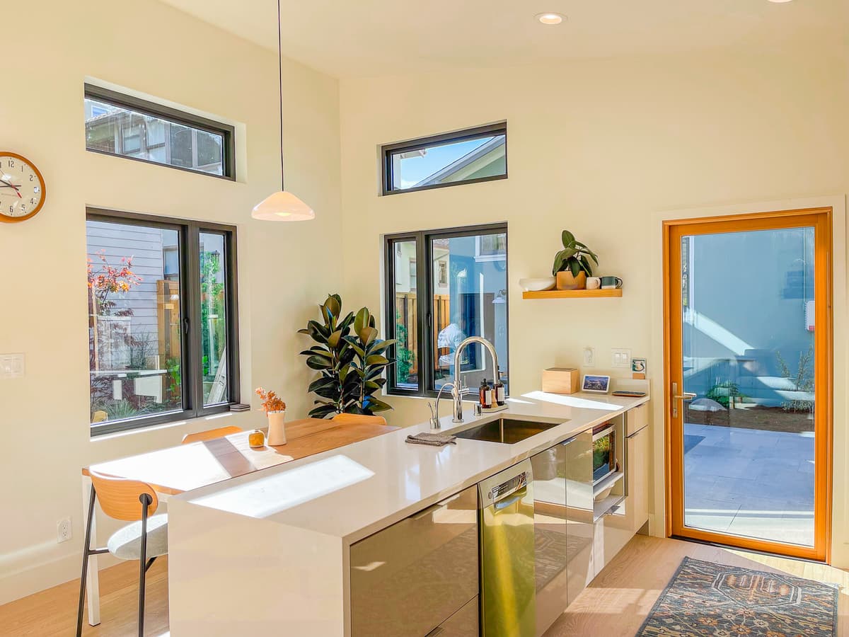 332 62nd St - Dining