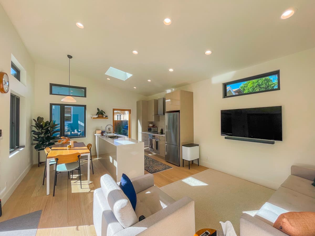 332 62nd St - Livingroom